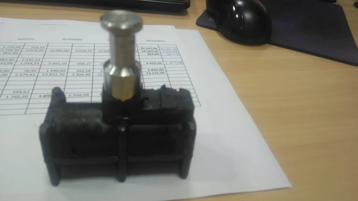 Peça de acionamento de portão automático enviada por cliente